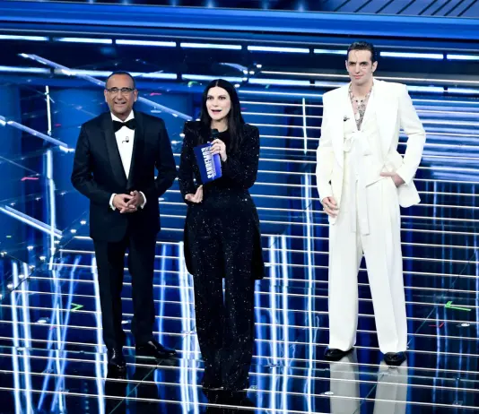 Sanremo, show di Lillo e omaggio Lauro alle vittime di Crans-Montana. Nella top 5 Paradiso, Lda e Aka 7even, Nayt, Fedez-Masini, Ermal Meta