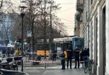 Tram deragliato a Milano, si aggrava bilancio un morto e una quarantina di feriti