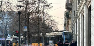 Tram deragliato a Milano, si aggrava bilancio un morto e una quarantina di feriti