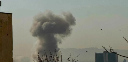 Israele e Usa lanciano attacco all’Iran, Trump “Operazione su larga scala”