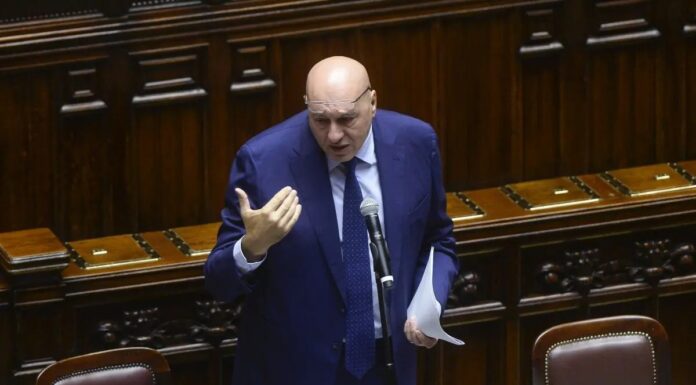 Iran, Crosetto “Dialogo continuo per evitare ogni spiralizzazione del conflitto”