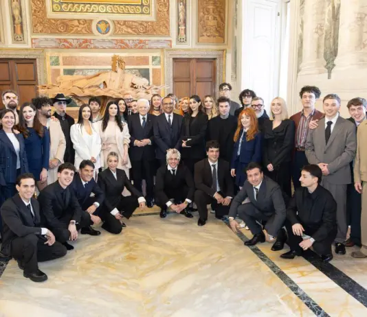 Mattarella riceve al Quirinale Carlo Conti, Laura Pausini e tutti i partecipanti di Sanremo: “E’ un patrimonio italiano” / Video