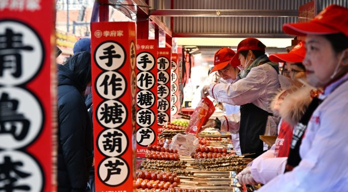 Cina: Qingdao ospita fiera di frutta candita per Festa di primavera (2)