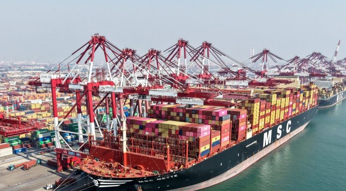 Cina: porto di Qingdao potenzia attività per la Festa di primavera (1)