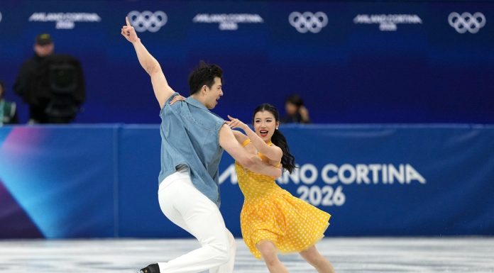 Milano-Cortina 2026: i cinesi Wang e Liu in gara nella danza ritmica su ghiaccio a squadre (2)