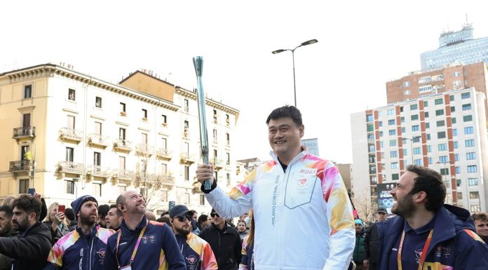 Milano-Cortina 2026: anche l’ex cestista cinese Yao Ming tra i tedofori