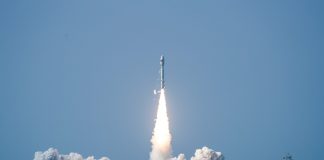 Cina: inviati in orbita sette satelliti con un lancio offshore (1)