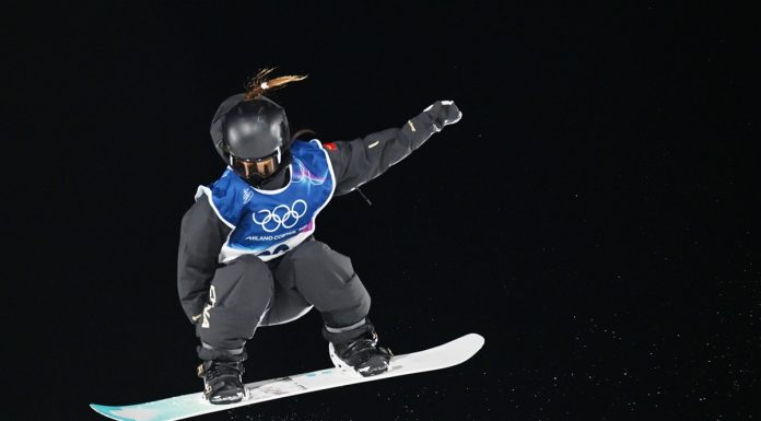 Milano-Cortina 2026: la cinese Zhang in gara nel big air femminile di snowboard (1)