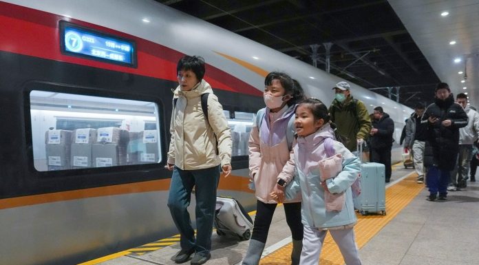 Cina: oltre 140mln di biglietti ferroviari venduti per il picco di viaggi della Festa di Primavera
