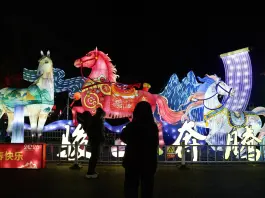 Cina: a Lanzhou una fiera delle lanterne per celebrare il Capodanno (2)