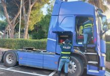 Trasportava 15 kg di cocaina nascosti nel tir, arrestato sulla Messina-Catania un autotrasportatore 52enne