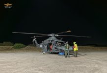 Trasporto sanitario d’urgenza per un elicottero dell’Aeronautica Militare, uomo in pericolo di vita trasferito da Ischia a Pozzuoli