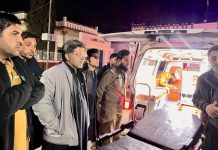 Escalation tra Pakistan e i talebani in Afghanistan, il ministro della Difesa Asif: “È guerra aperta”