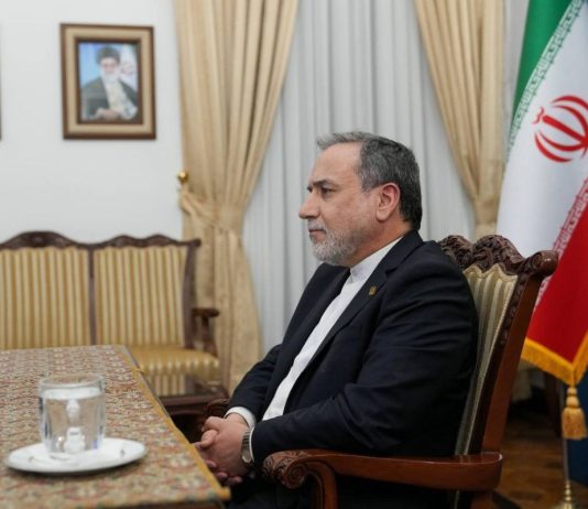 Araghchi “La responsabilità delle conseguenze della guerra ricade su Israele e Stati Uniti”. L’Iran sequestra due navi nello Stretto di Hormuz