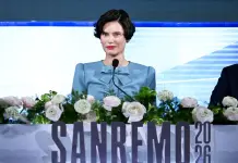 Sanremo, share del 60,6% per la terza serata. Stasera sul palco Bianca Balti “All’Ariston porto la mia voglia di vivere” / Video