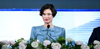 Sanremo, share del 60,6% per la terza serata. Stasera sul palco Bianca Balti “All’Ariston porto la mia voglia di vivere” / Video