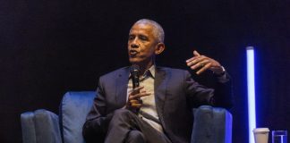 Obama chiarisce “Non ho mai visto prove di contatti alieni durante la mia presidenza”