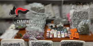 Napoli, blitz a Brusciano: sequestrati proiettili e 21kg di droga