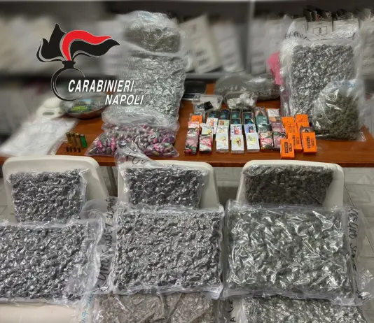 Napoli, blitz a Brusciano: sequestrati proiettili e 21kg di droga