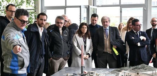 Liguria, Bucci e Giampedrone alla centrale “Eugenio Montale” per l’avvio della demolizione della ciminiera