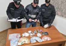 Roma, droga e soldi in casa: arrestati due giovani