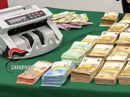 Ai domiciliari con più di 852 mila euro in contanti, 50enne denunciato nel Napoletano