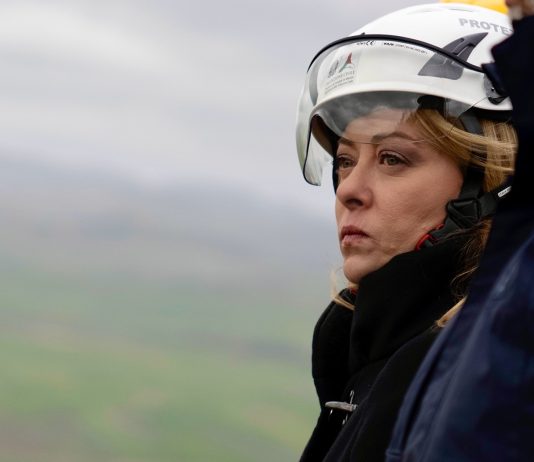 Meloni in Sicilia “150 milioni per Niscemi, mercoledì il decreto in Cdm” / Video