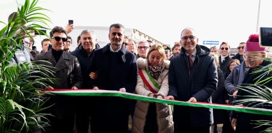 Inaugurato il nuovo mercato ortofrutticolo di Andria, Decaro “Restituita dignità al lavoro degli operatori”