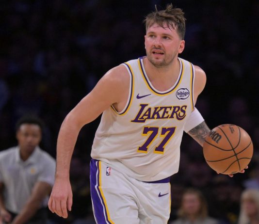 Doncic trascina i Lakers a Houston nella notte Nba, Boston batte Golden State