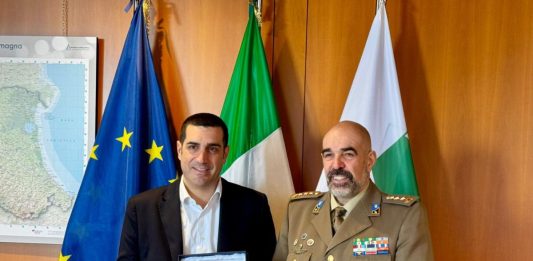 Il presidente de Pascale incontra il comandante militare regionale dell’esercito Perrone