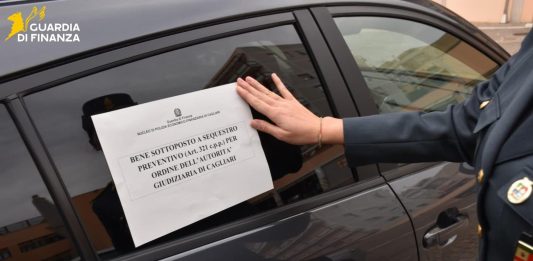 Fatture false per 1,6 milioni, sequestrati a un imprenditore residente a Cagliari beni per 800mila euro