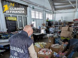 Sassari, sequestrati oltre 17mila prodotti contraffatti