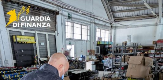 Sassari, sequestrati oltre 17mila prodotti contraffatti