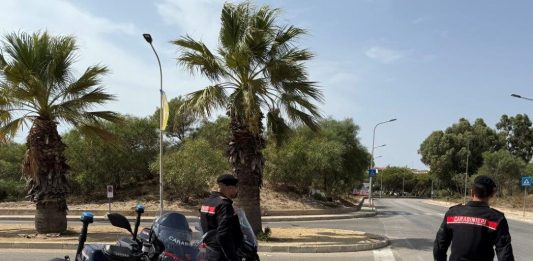 Gela, arrestato un 21enne per spaccio: sequestrato oltre 1 kg di hashish nascosto in casa