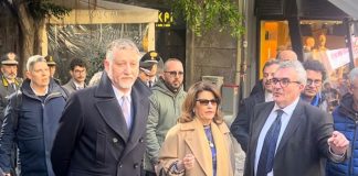 Sopralluogo del ministro Giuli al Teatro Sannazaro “Tragedia culturale, dal Governo massimo sforzo”