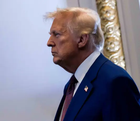 Trump “Stiamo negoziando con l’Iran”