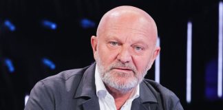 Andrea Pucci rinuncia al Festival di Sanremo: “Contro di me insulti inaccettabili”. Meloni “Spaventosa deriva illiberale della sinistra”