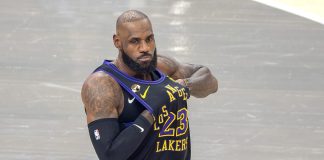 LeBron James nella storia, tripla doppia a 41 anni: i Lakers battono i Dallas Mavericks
