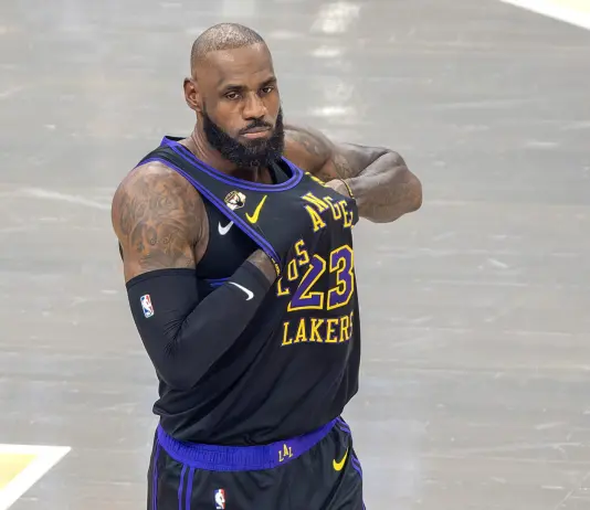 LeBron James nella storia, tripla doppia a 41 anni: i Lakers battono i Dallas Mavericks
