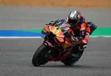 MotoGP, Acosta vince la sprint del GP di Thailandia. Bezzecchi in pole per la gara lunga