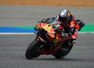 MotoGP, Acosta vince la sprint del GP di Thailandia. Bezzecchi in pole per la gara lunga