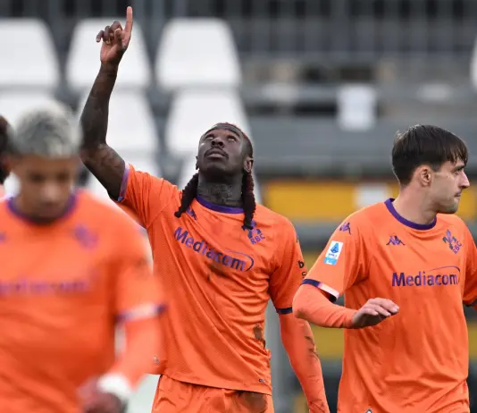 Colpo salvezza per la Fiorentina, i viola sbancano Como e agganciano il Lecce in classifica