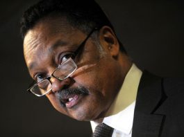 È morto a 84 anni il reverendo Jesse Jackson, icona dei diritti civili