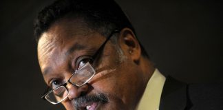 È morto a 84 anni il reverendo Jesse Jackson, icona dei diritti civili