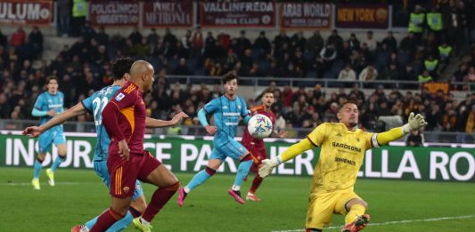 La Roma torna a vincere, Cagliari battuto 2-0 con una doppietta di Malen