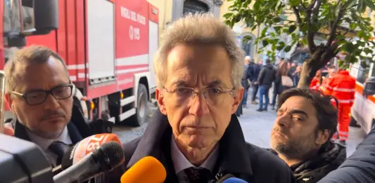 Manfredi “Il teatro Sannazaro è stato completamente distrutto, è un grande dolore per Napoli”