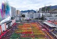 Cina: nel Guizhou in corso il Festival Maolong (3)