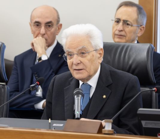 Mattarella presiede il plenum del Csm “Non esente da difetti, ma serve rispetto da parte delle altre istituzioni” / Video