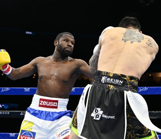 Floyd Mayweather a 48 anni annuncia il suo ritorno sul ring da professionista