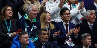 Meloni al Forum di Assago per assistere alla finale di short track: “Emozionata dalle azzurre” / Foto
